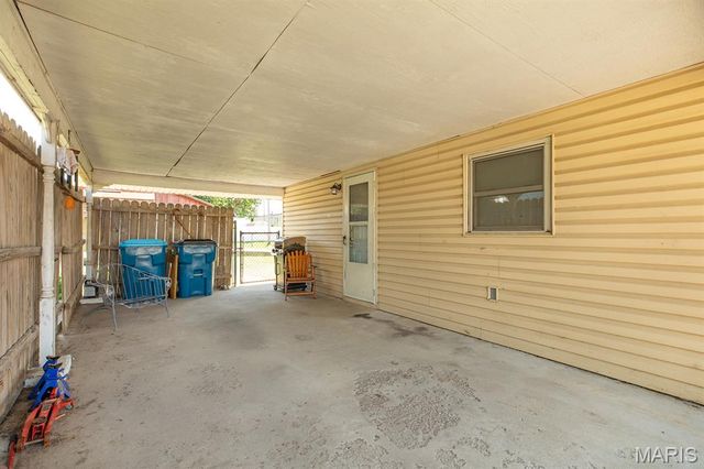 160 Harnett Avenue, Wood River, IL 62095