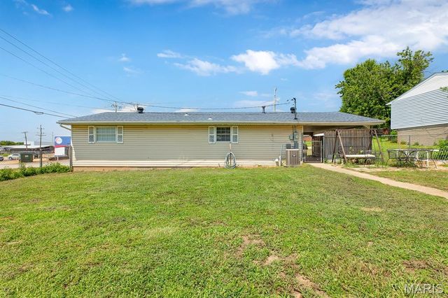 160 Harnett Avenue, Wood River, IL 62095