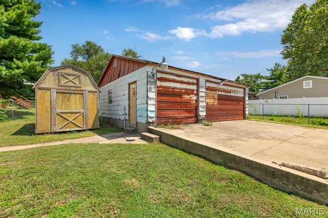 160 Harnett Avenue, Wood River, IL 62095