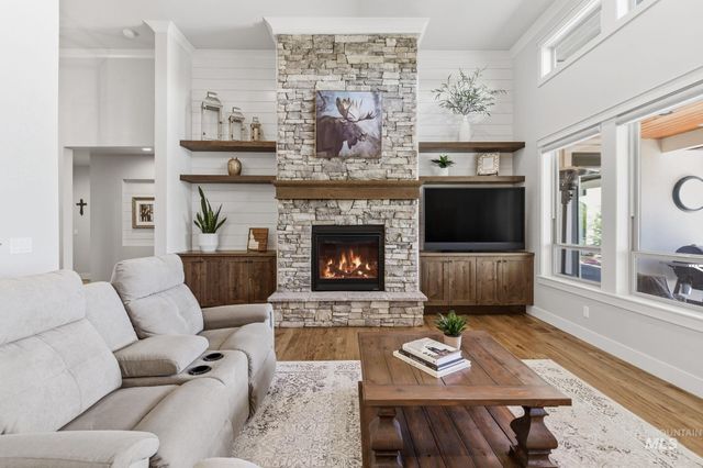 19265 N Eaglestone Place, Eagle, ID 83714