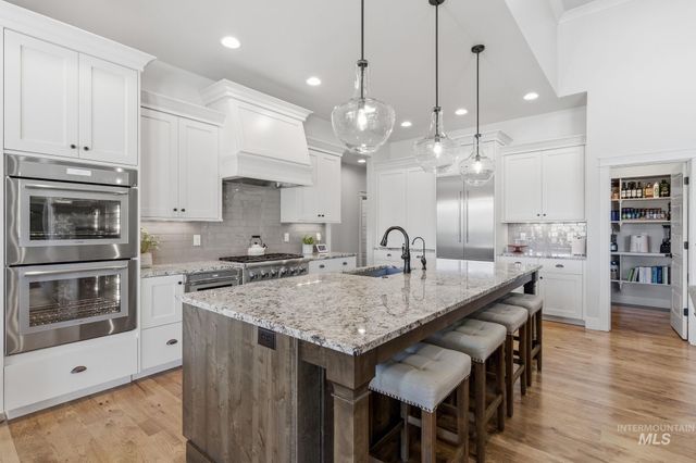 19265 N Eaglestone Place, Eagle, ID 83714