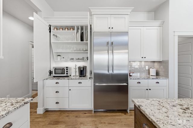 19265 N Eaglestone Place, Eagle, ID 83714