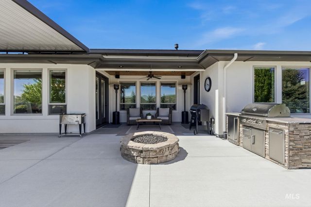 19265 N Eaglestone Place, Eagle, ID 83714
