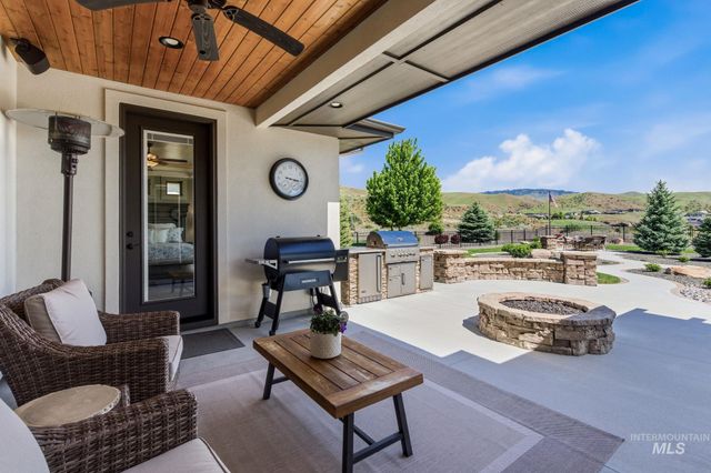 19265 N Eaglestone Place, Eagle, ID 83714