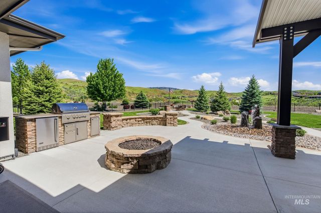19265 N Eaglestone Place, Eagle, ID 83714