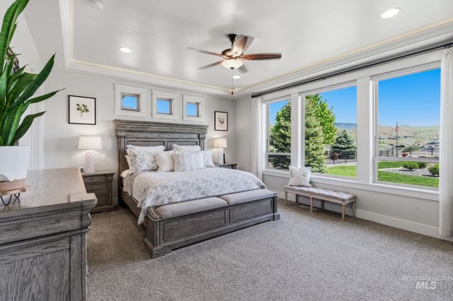 19265 N Eaglestone Place, Eagle, ID 83714