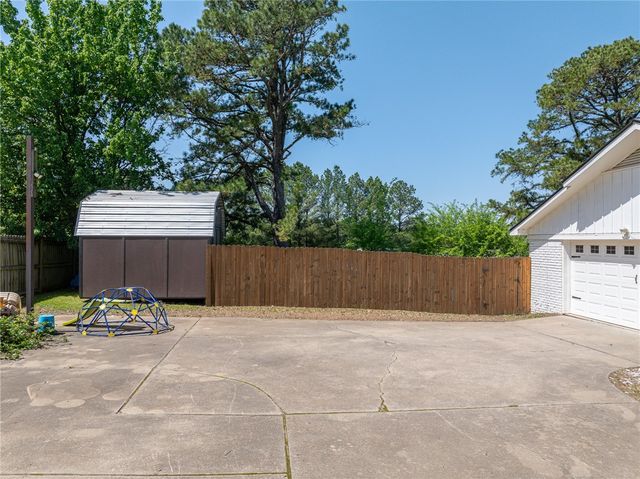5708 Kenland Road, Fort Smith, AR 72903