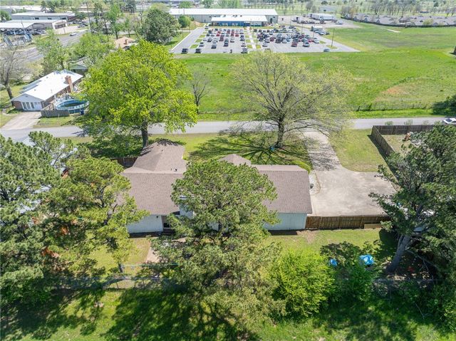 5708 Kenland Road, Fort Smith, AR 72903