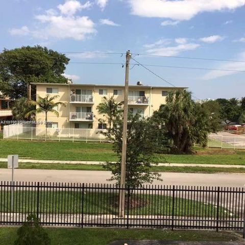 12500 NE 15 Avenue 207, North Miami, FL 33161