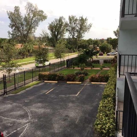 12500 NE 15 Avenue 207, North Miami, FL 33161