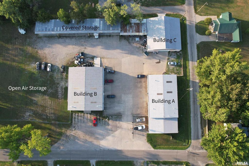 Image 1 of property listing at 1300 GEORGE Street, Mt Vernon, IL 62864