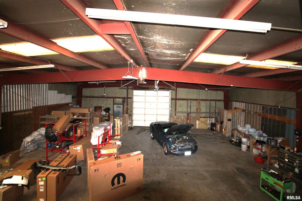 Image 14 of property listing at 1300 GEORGE Street, Mt Vernon, IL 62864