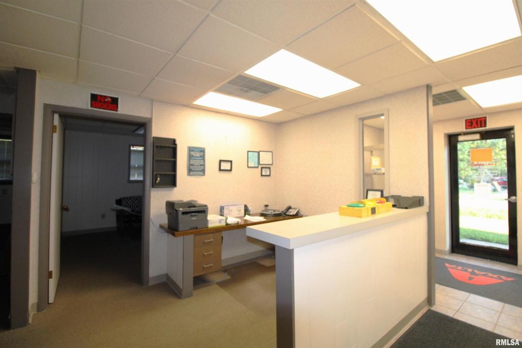 Image 4 of property listing at 1300 GEORGE Street, Mt Vernon, IL 62864