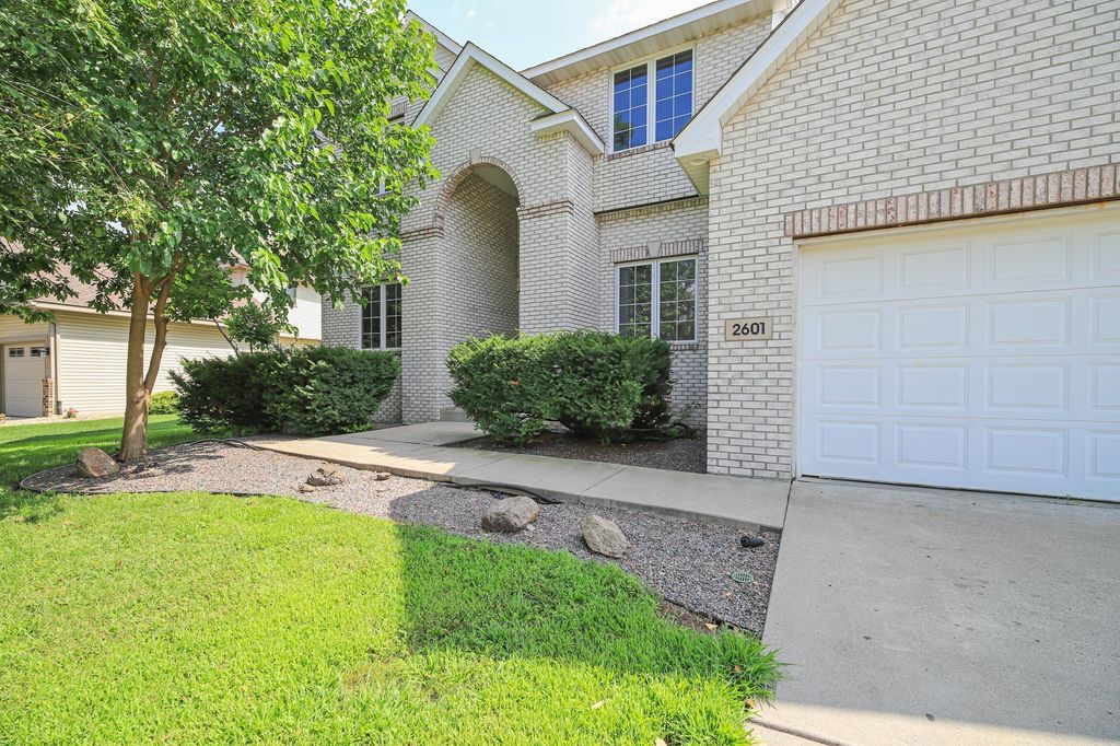 2601 87th Trail N, Brooklyn Park, MN 55443