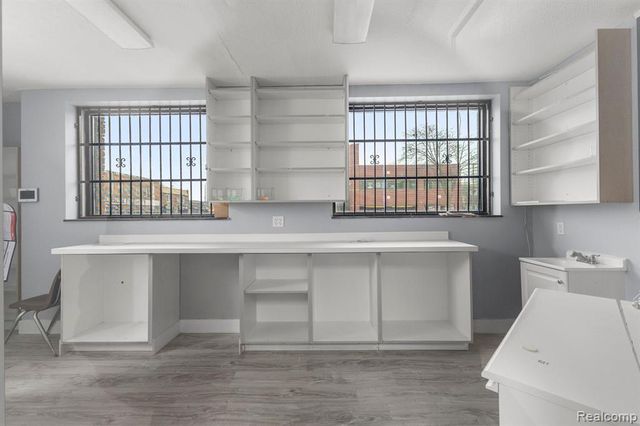 10801 W Warren Avenue, Dearborn, MI 48126