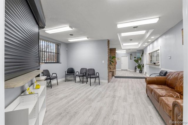 10801 W Warren Avenue, Dearborn, MI 48126