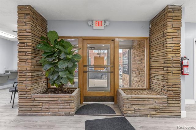 10801 W Warren Avenue, Dearborn, MI 48126