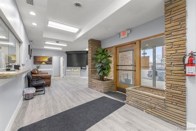 10801 W Warren Avenue, Dearborn, MI 48126