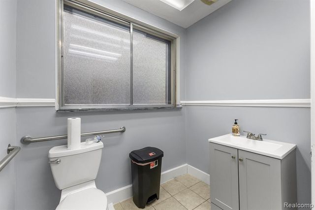 10801 W Warren Avenue, Dearborn, MI 48126