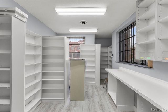 10801 W Warren Avenue, Dearborn, MI 48126