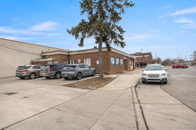 10801 W Warren Avenue, Dearborn, MI 48126