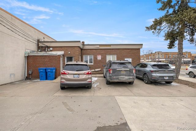 10801 W Warren Avenue, Dearborn, MI 48126