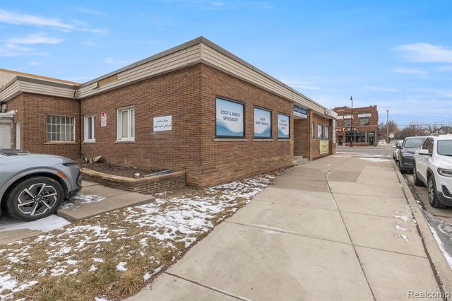 10801 W Warren Avenue, Dearborn, MI 48126