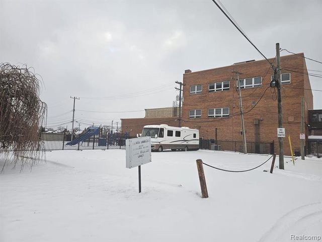 10801 W Warren Avenue, Dearborn, MI 48126