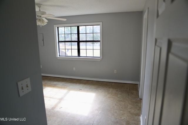 6157 Road 541, Kiln, MS 39556