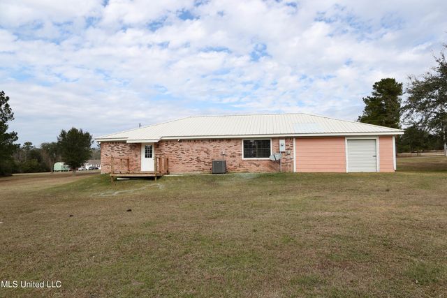 6157 Road 541, Kiln, MS 39556