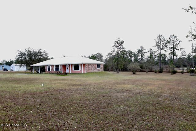 6157 Road 541, Kiln, MS 39556