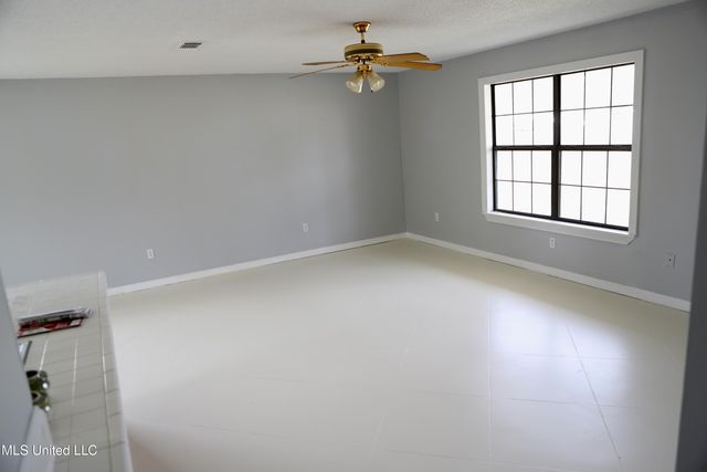 6157 Road 541, Kiln, MS 39556