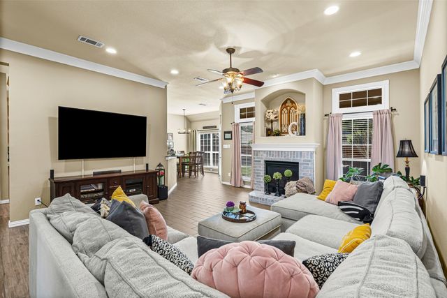 1505 Leaning Oak Lane, Cleburne, TX 76033