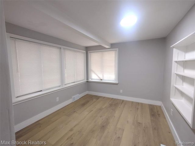 19925 Saxton Avenue, Southfield, MI 48075