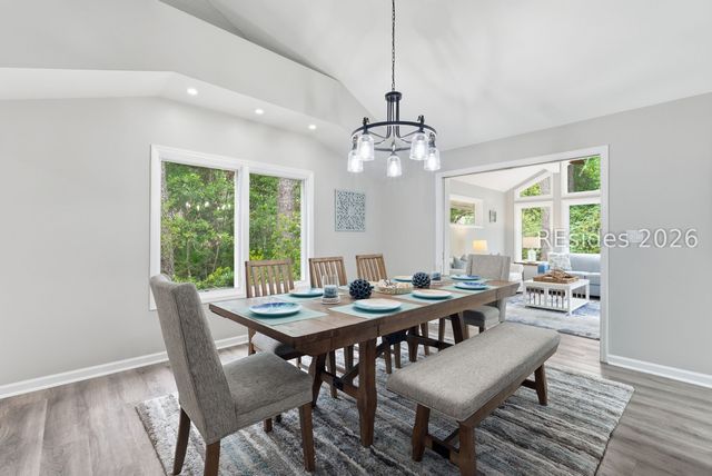 8 Pine Ct, Hilton Head Island, SC 29928