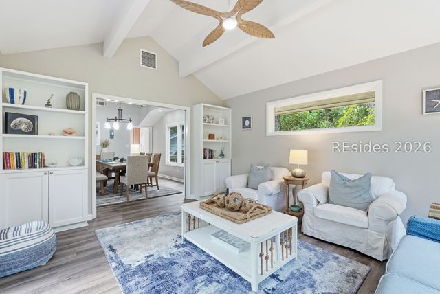 8 Pine Ct, Hilton Head Island, SC 29928