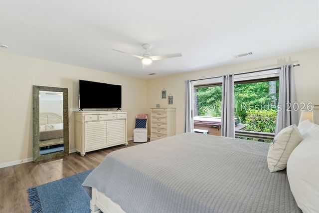 8 Pine Ct, Hilton Head Island, SC 29928