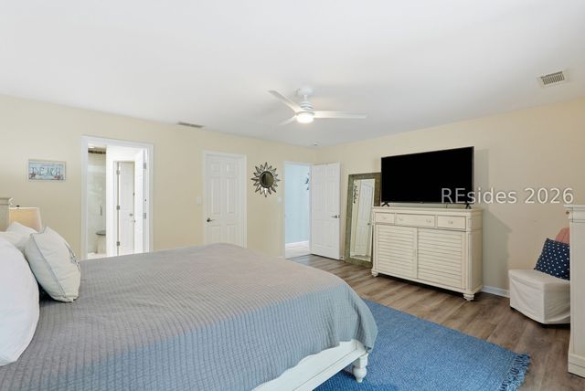 8 Pine Ct, Hilton Head Island, SC 29928