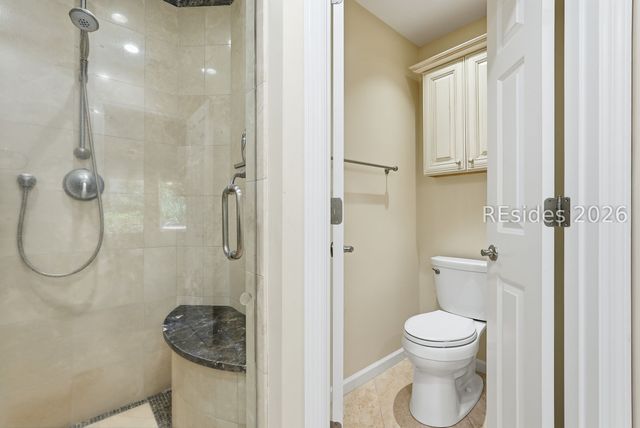 8 Pine Ct, Hilton Head Island, SC 29928