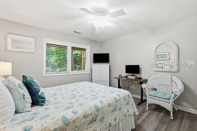 8 Pine Ct, Hilton Head Island, SC 29928