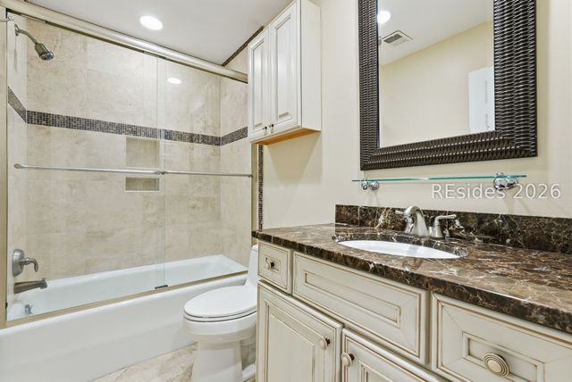 8 Pine Ct, Hilton Head Island, SC 29928