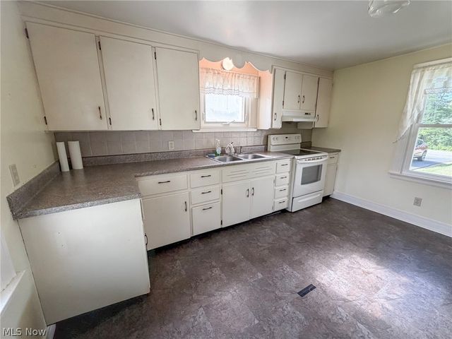 4453 Herner County Line Road, Southington, OH 44470