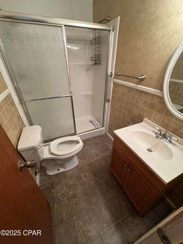 8126 Adams Street, Sneads, FL 32460