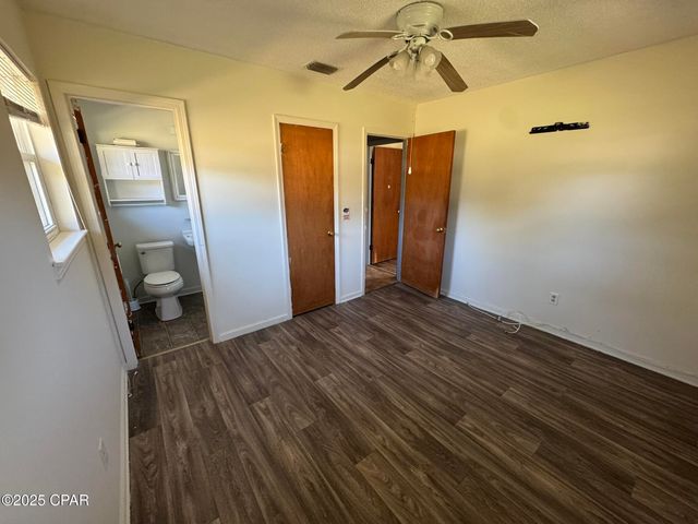 8126 Adams Street, Sneads, FL 32460