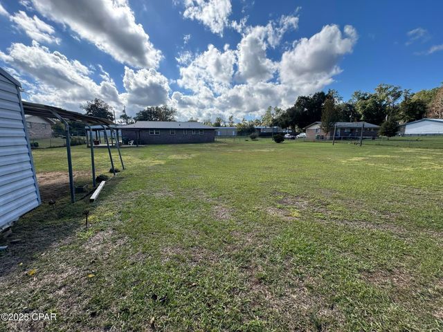 8126 Adams Street, Sneads, FL 32460