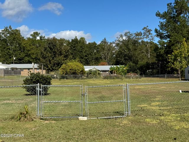 8126 Adams Street, Sneads, FL 32460