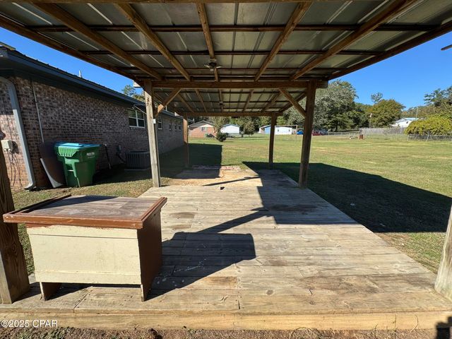 8126 Adams Street, Sneads, FL 32460