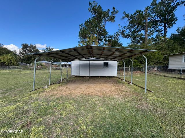 8126 Adams Street, Sneads, FL 32460