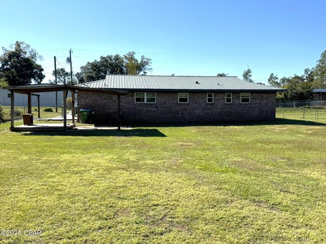 8126 Adams Street, Sneads, FL 32460