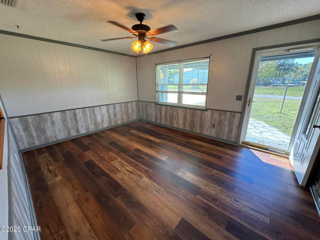 8126 Adams Street, Sneads, FL 32460